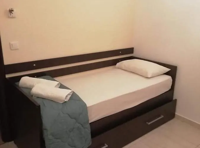 公寓 Konstantinos *